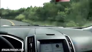 Худая азиатка в машине забрызгала сидение сквиртом после жесткой мастурбации и фистинга пальцами