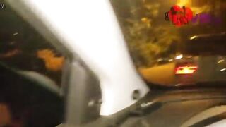 Маскированная шлюха сосет и трахается в подворотне