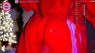 Сексуальные красотки танцуют и занимаются любовью перед камерой