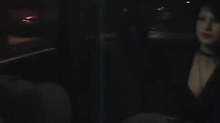 Молоденькая девушка сосет и трахается с таксистом