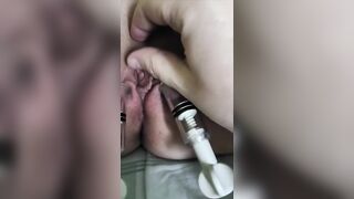 Грубый массаж киски с пошлой девочкой