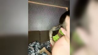 Насладитесь безудержным шлифованием киски до оргазма в порно видео
