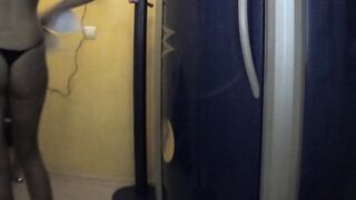 Секс в солярии на виду у всех