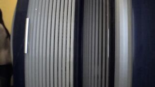 Скрытая камера в солярии: Жаркий секс с подругой хуесоской