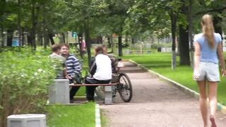 Страстная девушка не могла дождаться дома - новое порно видео