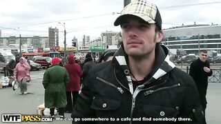 Кафе секс: Ебля в сортире с горячей сучкой в колготках за деньги