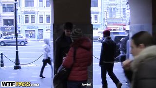 Сексуальный сюрприз в туалете: минет за деньги в обмен на белье