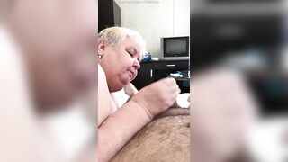 Усталая Сучка Решает пошалить на Камеру