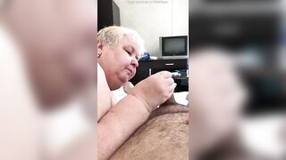 Усталая Сучка Решает пошалить на Камеру