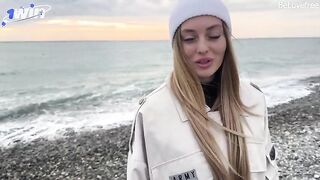 Соблазнительная красотка удовлетворяет свои желания в гостиничном номере