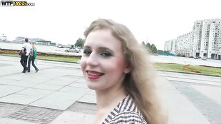 Горячая русская красотка без ограничений трахается с незнакомым партнером