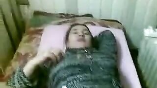 Горячая соска сосет член соседа в гараже