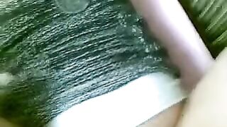 Горячая соска сосет член соседа в гараже