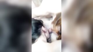 Двойной оральный секс с блондинками