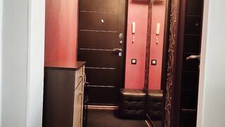 Соблазнительный стриптиз для доставщика - неожиданный поворот вечера