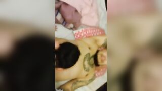 Горячая брюнетка получает анальный трах и глубокий минет