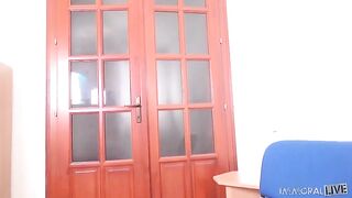 Молодая медсестра вылечила меня своими нежными методами