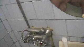 Страстный секс с зрелой соседкой в общежитии