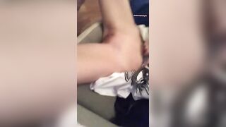 Молодые лесбиянки в оргии: две сучки трахаются
