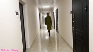 Богатый клиент кончает в красивую проститутку за деньги