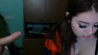 Сладкая Ева глотает член в грязном видео