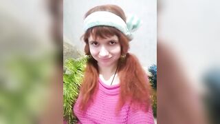 Молодая красотка с яркой прической занимается сексом как профессиональная шлюха