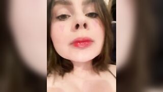 Деньги за минет: Яна умело глотает член