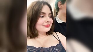 Деньги за минет: Яна умело глотает член