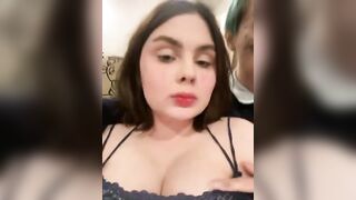 Деньги за минет: Яна умело глотает член