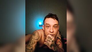Молодая рыжая красотка в страстном объятии