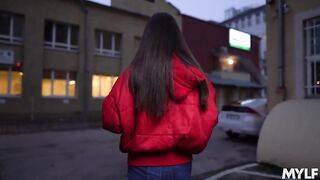 Горячая мамочка сделала минет и потрахалась на камеру