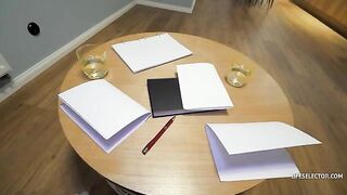 Жесткий секс ученицы с рыжей учительницей по английскому