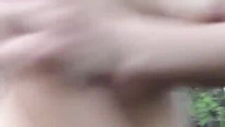 Стриптиз в лесу с горячим сексом