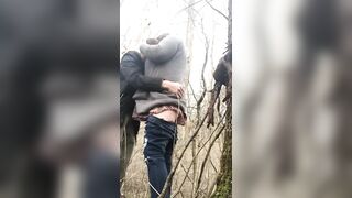 Лесной трах с маминой подругой в задницу