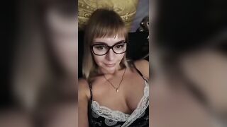 Грязные пальцы в действии: Жесткий секс с возбужденной сучкой