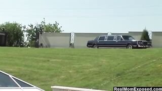 Жесткий групповой секс с горячей шлюхой: два молодых брата имеют опытную давалку