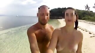 Грубый мужик снял голую шлюху на дикий пляж и выложил оскорбительное видео в интернет