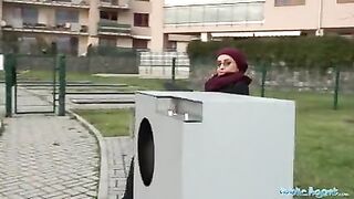 Горячая мусульманка в очках за деньги оттрахана толстым членом